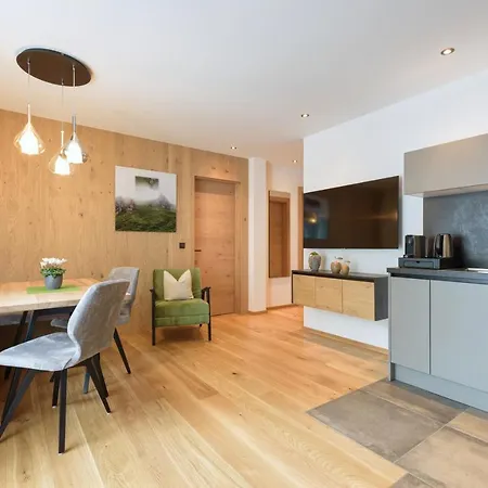 Haus St Anton Incl Gratis Premium Summercard Lägenhet
