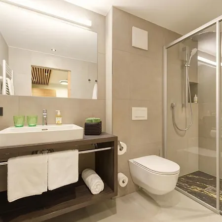 Haus St Anton - In Out